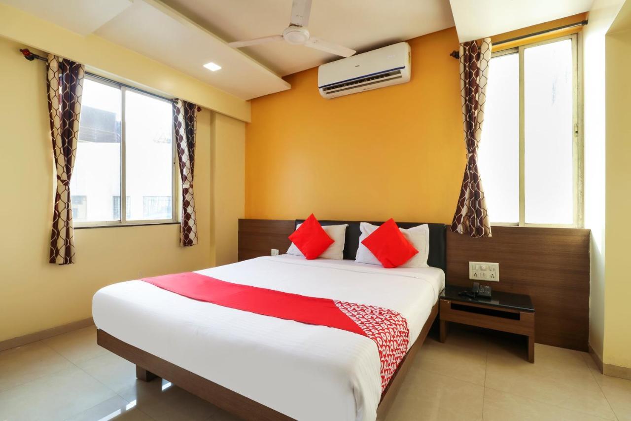 Oyo 10679 Hotel Nanashree Executive Vagholi Exterior photo