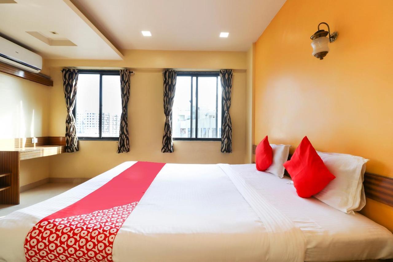 Oyo 10679 Hotel Nanashree Executive Vagholi Exterior photo