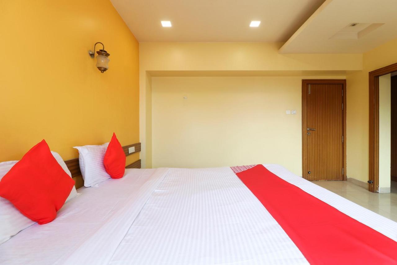 Oyo 10679 Hotel Nanashree Executive Vagholi Exterior photo